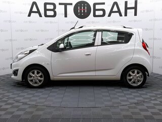 2022 Chevrolet Spark III (M300) Рестайлинг, белый, 1090000 рублей, вид 4