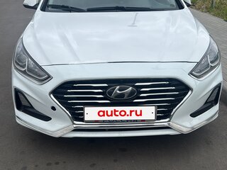 2018 Hyundai Sonata VII (LF) Рестайлинг, белый, 900000 рублей, вид 3