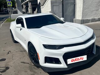 2019 Chevrolet Camaro VI Рестайлинг, белый, 2750000 рублей, вид 3