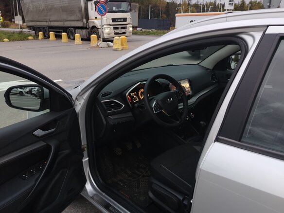 2024 Lada (ВАЗ) Vesta SW I Рестайлинг (NG), серебристый, 1300000 рублей - вид 13