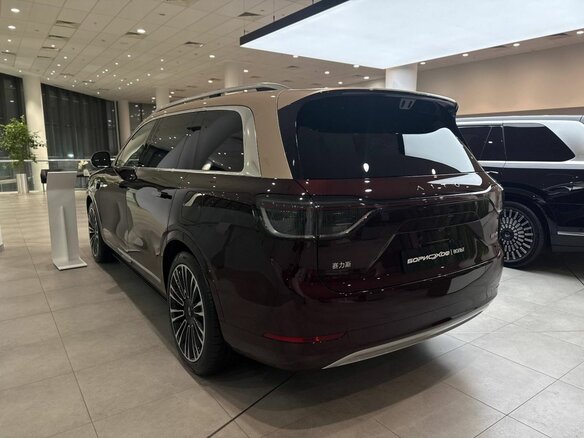 2026 Aito M9 75.4 kWh II, красный - вид 3