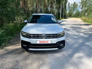 2017 Volkswagen Tiguan II, белый, 2670000 рублей, вид 2