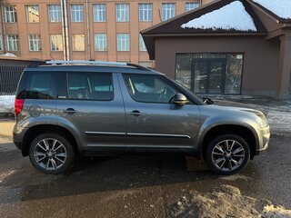 2017 Skoda Yeti I Рестайлинг, серый, 1690000 рублей, вид 4