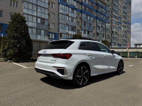2023 Audi A3 Sportback 35 TFSI IV (8Y), белый, 1955000 рублей, вид 5