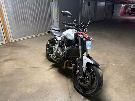 2015 Yamaha MT-07 (FZ-07), белый, 650000 рублей, вид 4