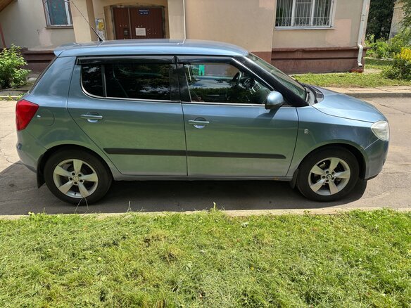 2009 Skoda Fabia II, серый - вид 3