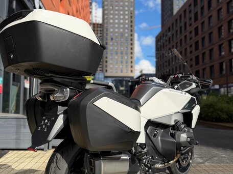 2025 BMW R 1300 RT, белый, 2850000 рублей, вид 3