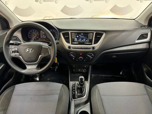 2021 Hyundai Solaris II Рестайлинг, белый, 1560000 рублей - вид 12