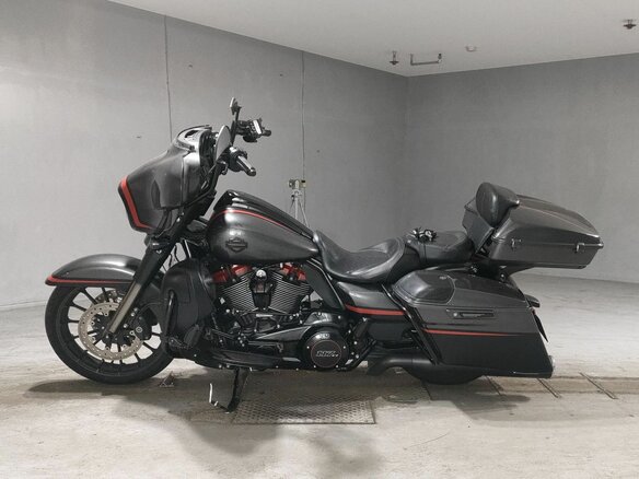 2018 Harley-Davidson CVO Road Glide, чёрный, 1873000 рублей - вид 5