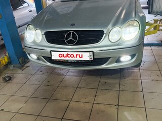 2003 Mercedes-Benz CLK-Класс 240 II (W209), серебристый, 400000 рублей, вид 4