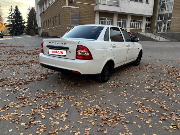 2013 Lada (ВАЗ) Priora I Рестайлинг, белый, 280000 рублей - вид 2