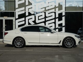 2016 BMW 7 серии 730i VI (G11/G12), белый, 3190000 рублей, вид 5