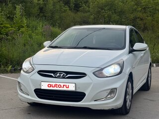 2013 Hyundai Solaris I, белый, 560000 рублей, вид 1