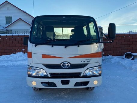 2017 Toyota Dyna, белый, 3497000 рублей, вид 3