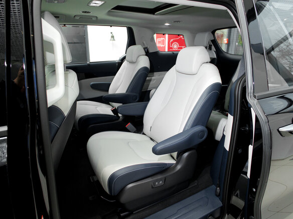 2026 Kia Carnival IV Рестайлинг, чёрный, 7100000 рублей - вид 16