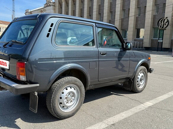 2019 Lada (ВАЗ) 2121 (4x4) I Рестайлинг, серебристый, 650000 рублей - вид 2