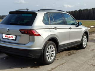 2019 Volkswagen Tiguan II, серебристый, 1970000 рублей, вид 3