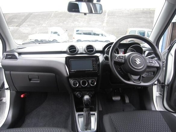 2023 Suzuki Swift V Рестайлинг, белый, 990000 рублей - вид 10