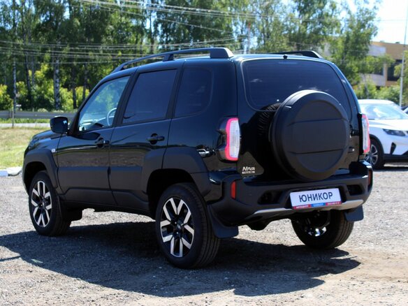 2026 Lada (ВАЗ) Niva Travel I Рестайлинг, зелёный, 1807900 рублей - вид 2