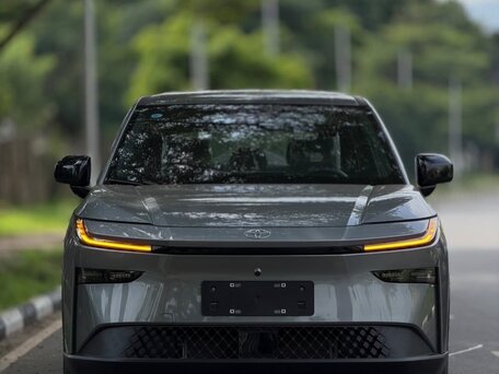 2026 Toyota bZ3X 58.3 kWh, серебристый, 2600000 рублей, вид 1