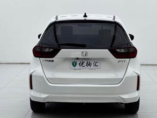 2021 Honda Fit IV, белый, 1140000 рублей, вид 4