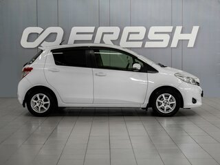 2012 Toyota Vitz III (XP130), белый, 699000 рублей, вид 5