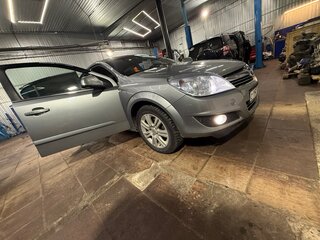 2011 Opel Astra H Рестайлинг, серый, 680000 рублей, вид 4