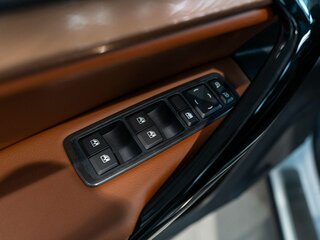 2026 Lada (ВАЗ) Vesta SW Cross I Рестайлинг (NG), белый, 2246000 рублей, вид 4