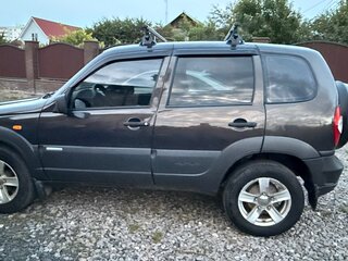 2010 Chevrolet Niva I Рестайлинг, коричневый, 575000 рублей, вид 5
