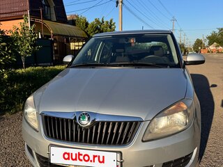2012 Skoda Fabia II Рестайлинг, серебристый, 650000 рублей, вид 1