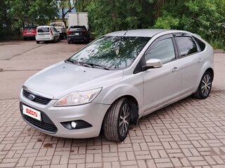 2008 Ford Focus II Рестайлинг, серебристый, 330000 рублей, вид 1