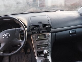 2006 Toyota Avensis II Рестайлинг, серебристый, 750000 рублей, вид 2