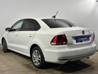 2017 Volkswagen Polo V Рестайлинг, белый, 1250000 рублей, вид 3