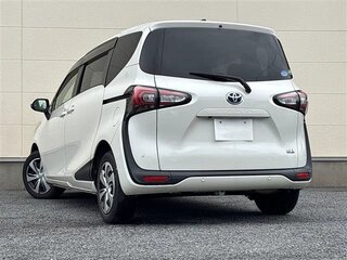 2021 Toyota Sienta II Рестайлинг, белый, 1178000 рублей, вид 5