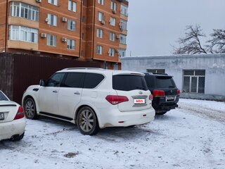 2011 Infiniti QX56 II, белый, 1730000 рублей, вид 2