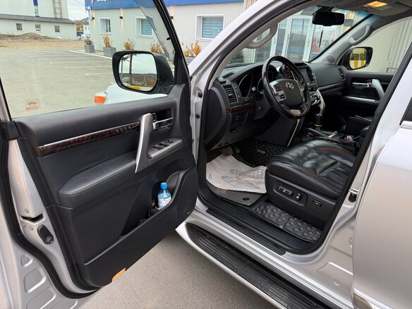 2014 Toyota Land Cruiser 200 Series Рестайлинг 1, серый, 5000000 рублей - вид 6