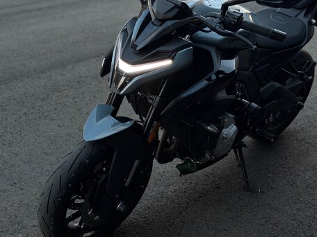2026 CFMoto 675NK, серый, 680000 рублей, вид 2