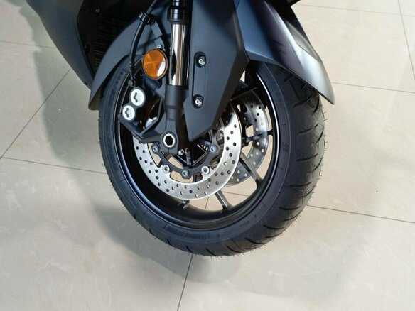2024 Yamaha TMAX, чёрный - вид 6
