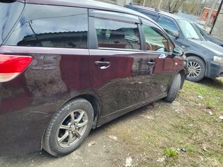 2011 Toyota Wish II, пурпурный, 1650000 рублей, вид 3
