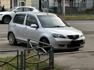 2004 Mazda Demio II (DY), серебристый, 350000 рублей, вид 3