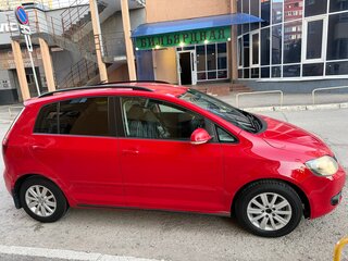 2012 Volkswagen Golf Plus II, красный, 750000 рублей, вид 2