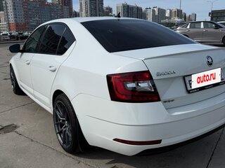 2017 Skoda Octavia III (A7) Рестайлинг, белый, 1630000 рублей, вид 5