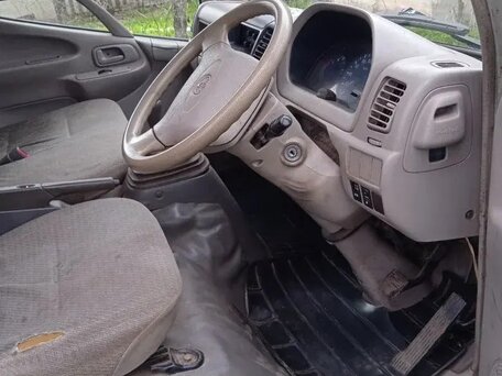 2002 Toyota Toyoace, серый, 1100000 рублей, вид 2