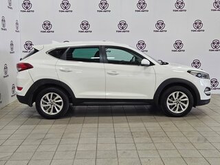 2017 Hyundai Tucson III, белый, 1455000 рублей, вид 4