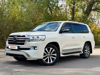 2016 Toyota Land Cruiser 200 Series Рестайлинг 2, белый, 7890000 рублей, вид 1