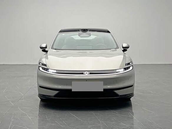 2026 Changan Qiyuan A06 28.39 kWh, серебристый, 2803003 рублей - вид 3