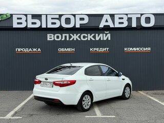 2012 Kia Rio 5-speed III, белый, 799000 рублей, вид 2