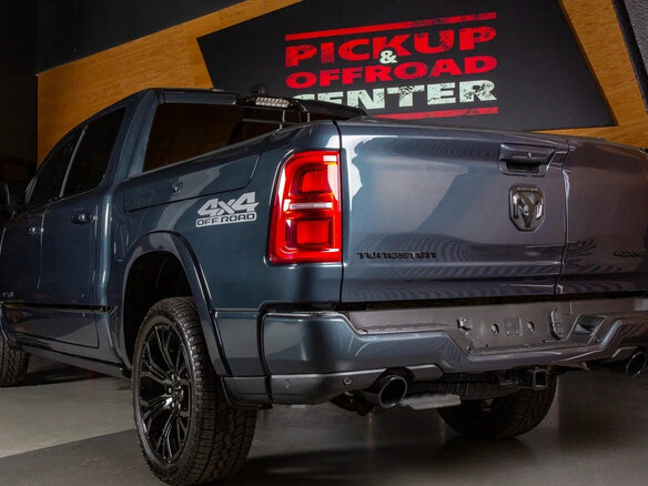 2026 Ram 1500 Crew Cab V Рестайлинг, синий, 11998000 рублей - вид 4