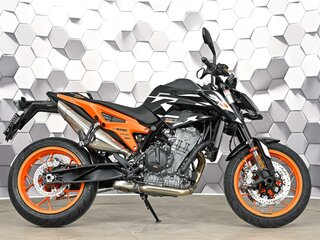 2023 KTM 890 Duke GP, чёрный, 899000 рублей, вид 3