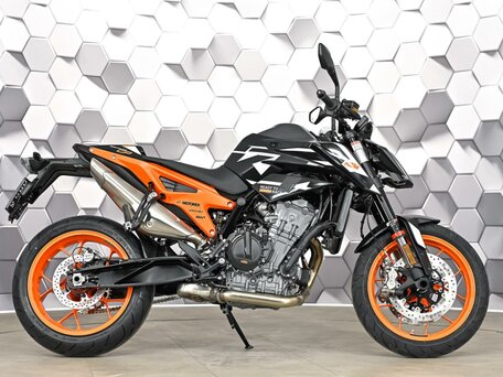 2023 KTM 890 Duke GP, чёрный, 899000 рублей, вид 3
